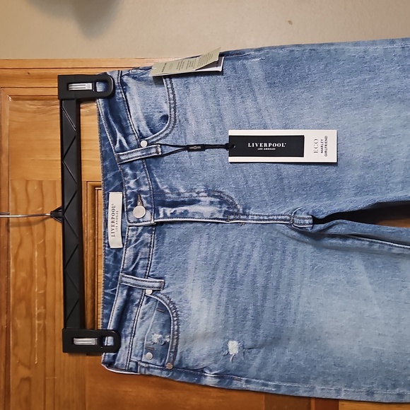 NWT Liverpool Marley Girlfriend Cuffed Low-Rise Distressed Jeans - Picture 5 of 15